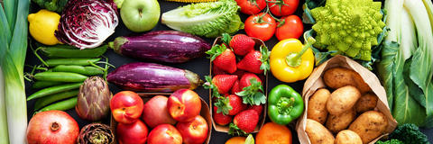 Große Auswahl an Obst und Gemüse für eine gesunde Ernährung